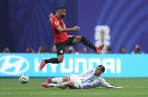 Un hincha se tatuó el quite de Leandro Paredes ante Egipto: cómo fue la reacción del volante de la Selección