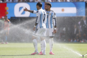 Tras la despedida de Otamendi, Leandro Paredes sembró dudas sobre su futuro en la Selección