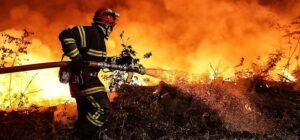 España declaró la emergencia nacional por los incendios forestales: más de 20.000 personas fueron evacuadas