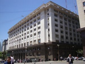 El Gobierno tomó préstamos por US.200 millones para afrontar un vencimiento de deuda: qué bancos participaron