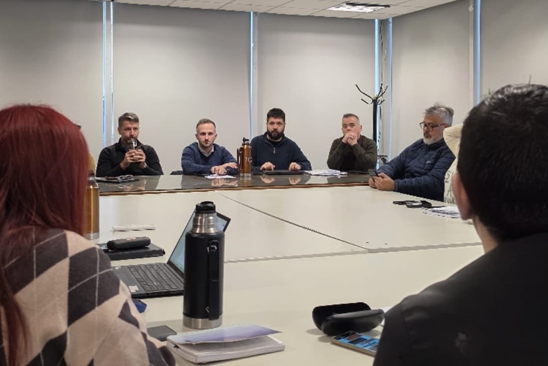 Chubut acuerda con Salud un aumento atado a la inflación y suma 156 trabajadores