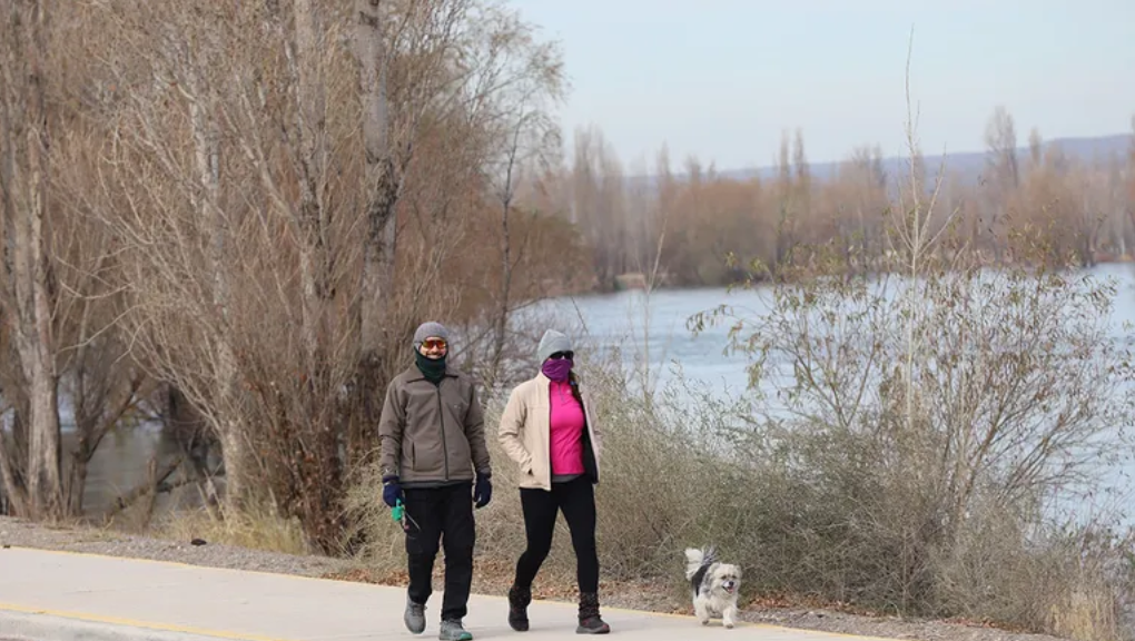 Cómo estará el tiempo este viernes en Neuquén: nieve, frío y temperaturas de hasta 17°C Cómo estará el tiempo este viernes en Neuquén: nieve, frío y temperaturas de hasta 17°C
