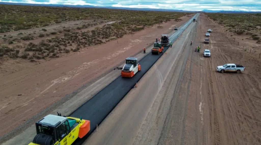 Ruta 7: comenzó una nueva etapa de la pavimentación que acercará el Alto Neuquén a la Confluencia Ruta 7: comenzó una nueva etapa de la pavimentación que acercará el Alto Neuquén a la Confluencia