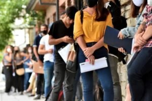 Salarios, alquileres y costo de vida: cómo se comparan Argentina, Uruguay y Chile