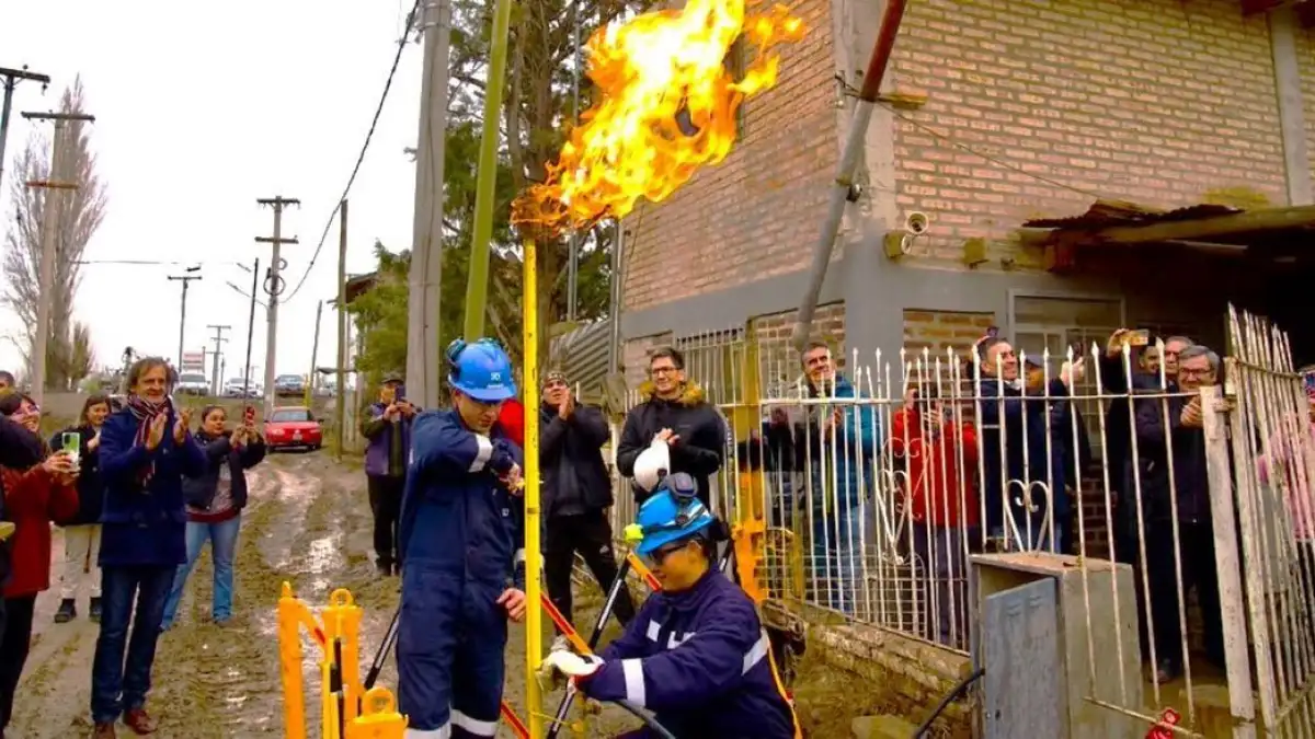 El gas natural llegó a Puente 83 de Cipolletti: 70 familias ya cuentan con el servicio El gas natural llegó a Puente 83 de Cipolletti: 70 familias ya cuentan con el servicio