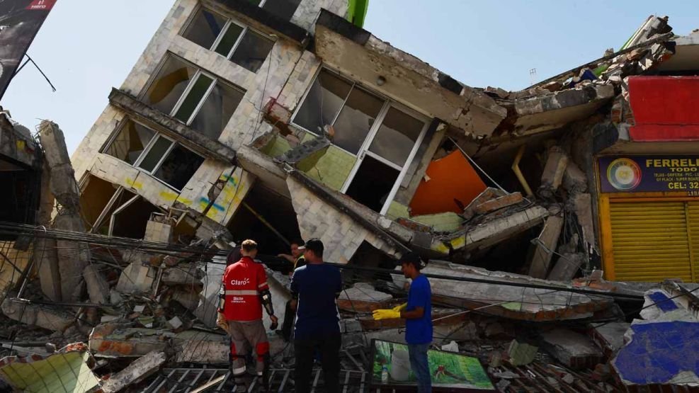 El Gobierno prepara el envío de un avión Hércules con ayuda humanitaria para Colombia tras el terremoto