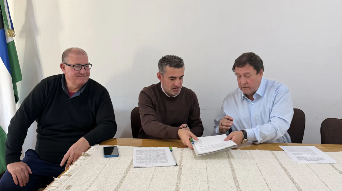Weretilneck anunció nuevas obras para Belisle: iluminación y mejoras en el club Weretilneck anunció nuevas obras para Belisle: iluminación y mejoras en el club
