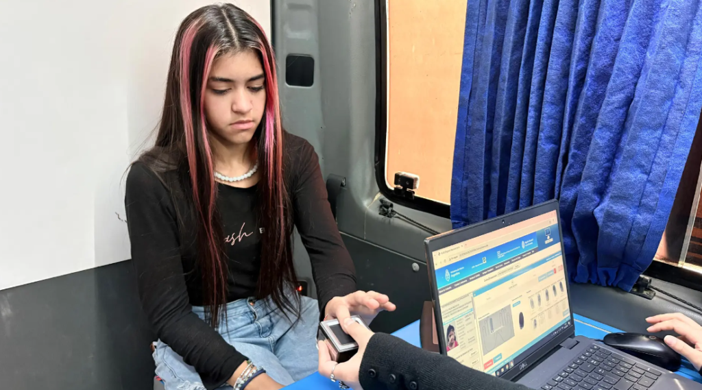 El Registro Civil Móvil llega a San Antonio Oeste y Sierra Grande con trámites y documentación