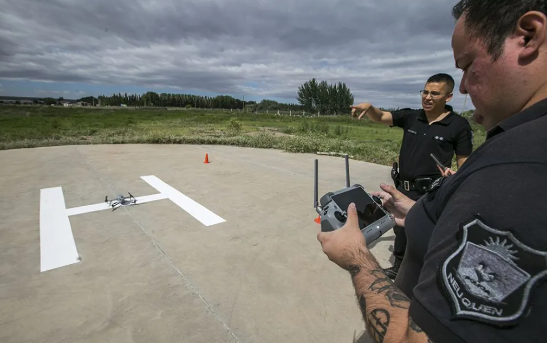 La Policía de Neuquén ya cuenta con 25 drones y 24 pilotos certificados La Policía de Neuquén ya cuenta con 25 drones y 24 pilotos certificados