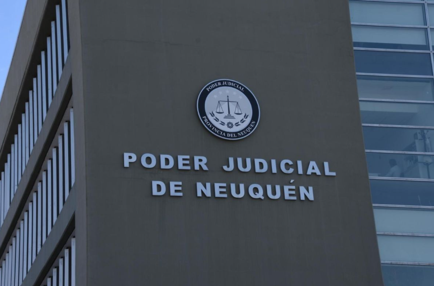 Cómo sigue la investigación por el hallazgo de un cuerpo calcinado en la meseta de Centenario Cómo sigue la investigación por el hallazgo de un cuerpo calcinado en la meseta de Centenario