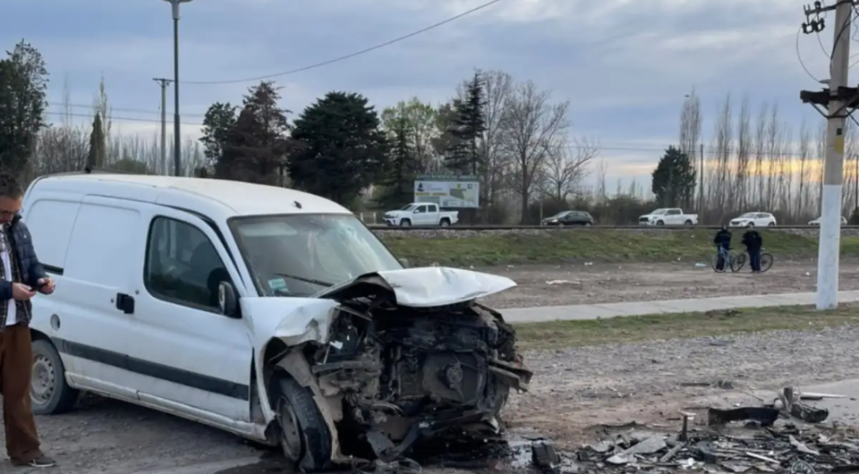 Violento choque frontal en la Ruta 65: varios heridos y un conductor inconsciente