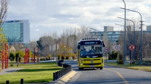 Neuquén inauguró la línea 33 de colectivos eléctricos que conectará los balnearios