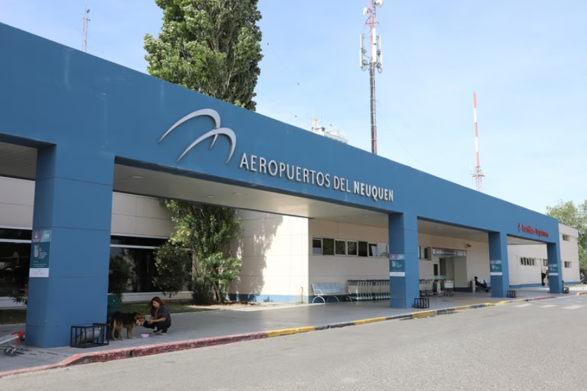 Buscan más inversiones para el aeropuerto de Neuquén con un cambio de categoría