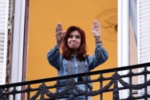 Causa Cuadernos: la Justicia expuso el video del allanamiento al departamento de Cristina Kirchner en Recoleta
