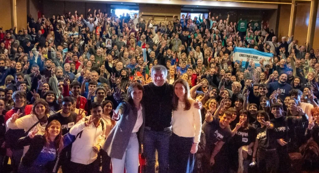 Máximo Kirchner defendió un proyecto para aplicar un impuesto del 3% a las transferencias de capital al exterior