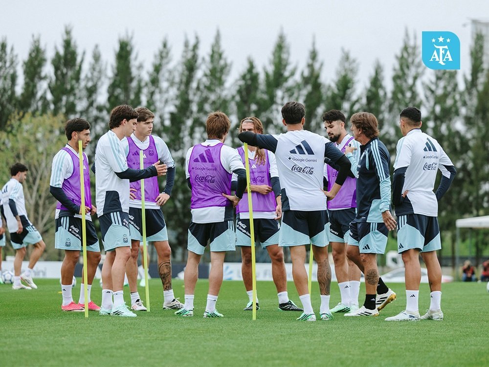 Arranca la era post Messi: la Selección argentina se enfrenta en un amistoso ante Bolivia en Córdoba