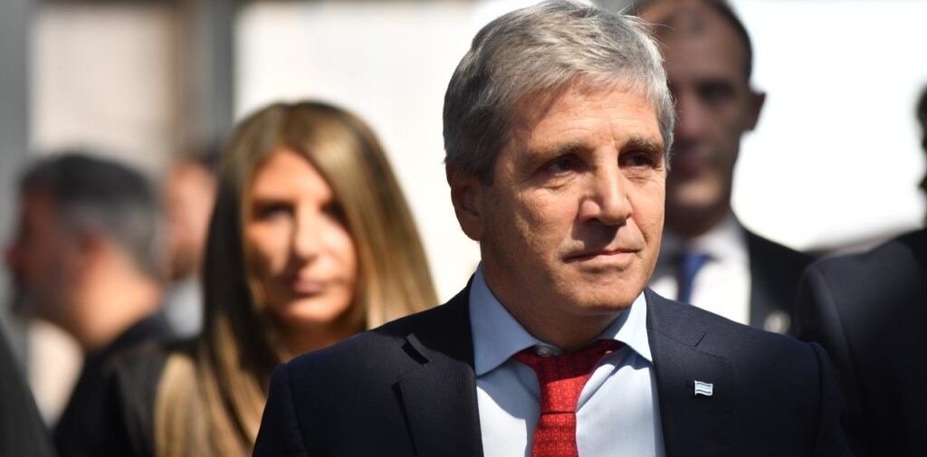 El Gobierno mantuvo el superávit fiscal en agosto: alcanzó los 5.529 millones