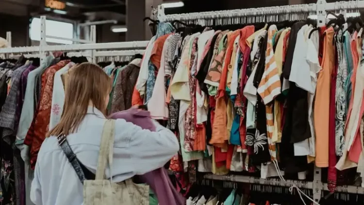 Industria textil en crisis: 6 de cada 10 máquinas están paradas y el mercado ya se abastece en un 70% con productos importados Industria textil en crisis: 6 de cada 10 máquinas están paradas y el mercado ya se abastece en un 70% con productos importados