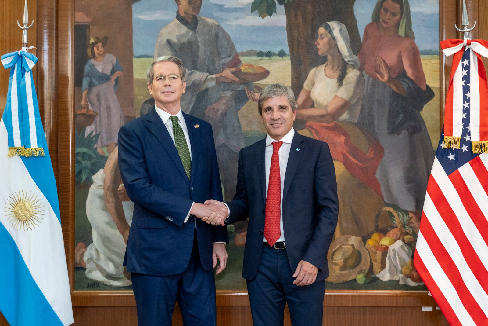 Caputo se reúne con Bessent en Estados Unidos para fortalecer el vínculo económico entre Argentina y EE.UU.