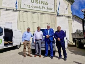 Transición energética en Bariloche: Weretilneck y Cortés acompañaron la incorporación de vehículos eléctricos de la CEB