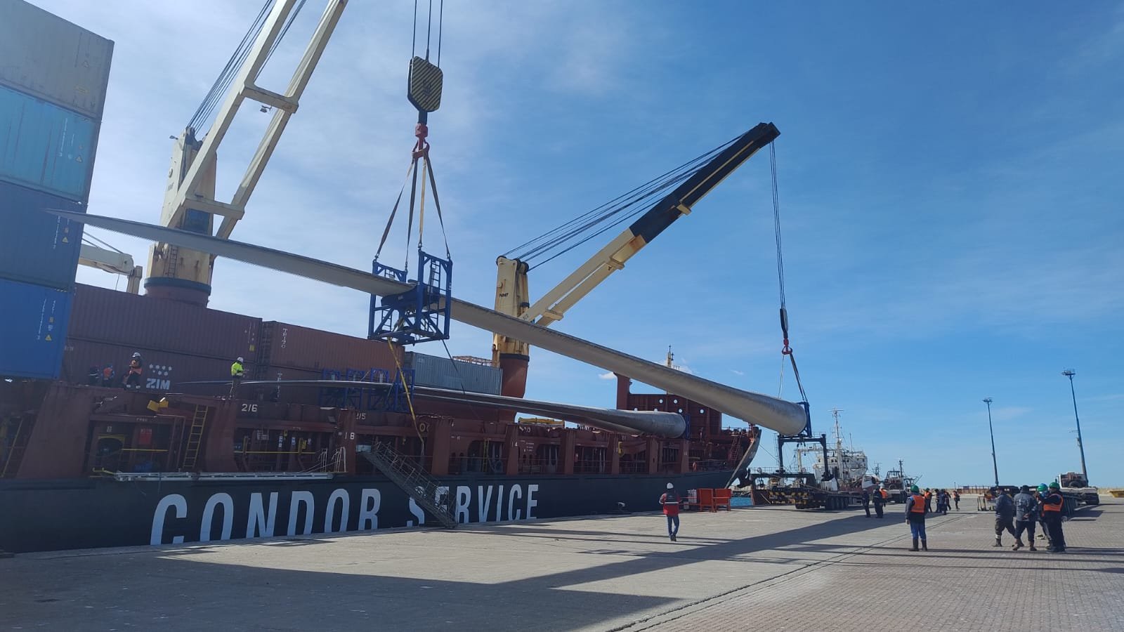 El Puerto de Comodoro se consolida como polo logístico para el desarrollo de energía renovables El Puerto de Comodoro se consolida como polo logístico para el desarrollo de energía renovables