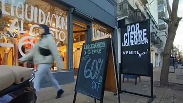 Crisis en la indumentaria: cierran locales de ropa y crece el mercado de prendas usadas