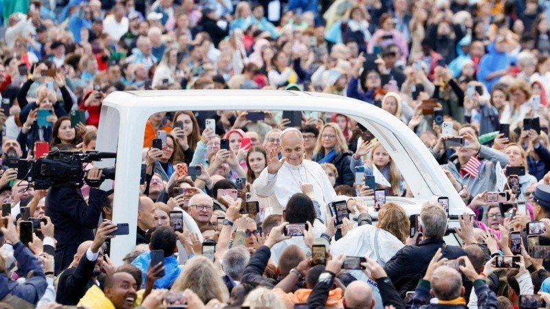 El Papa León XIV presidió la Audiencia General en la plaza de San Pedro tras su operación de cáncer de pulmón