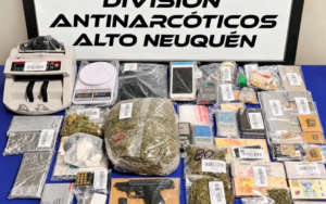Cuatro detenidos en Chos Malal tras allanamientos por venta de drogas: secuestraron cocaína y un arma