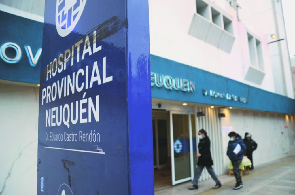 Despidieron a una empleada del Hospital Castro Rendón por robarle el celular a una compañera