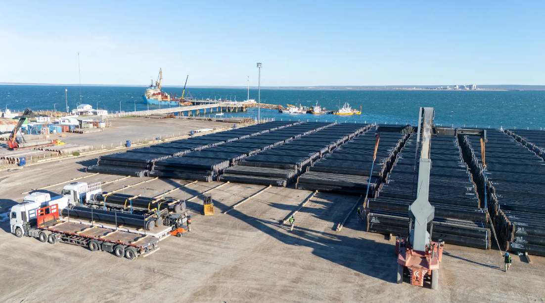 El Puerto de San Antonio Este suma otros 6.324 caños para el gasoducto que conectará Vaca Muerta con Río Negro El Puerto de San Antonio Este suma otros 6.324 caños para el gasoducto que conectará Vaca Muerta con Río Negro