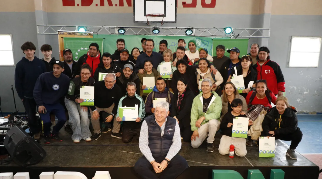 El Programa Cerca realizó 614 trámites en Bariloche y confirmó una nueva jornada en el barrio Frutillar