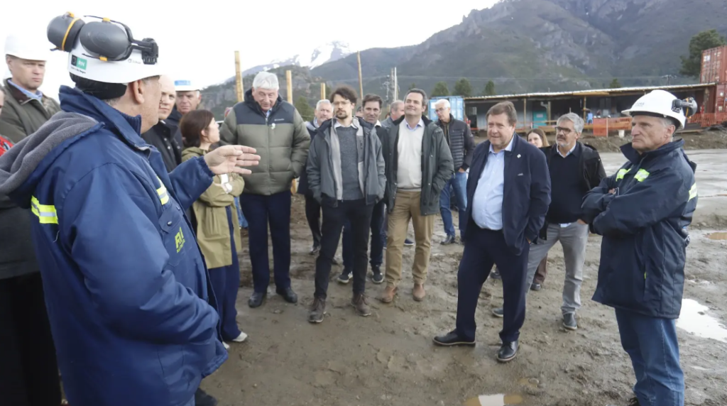 Weretilneck recorrió la obra de agua potable más importante de Bariloche junto a autoridades de la CAF