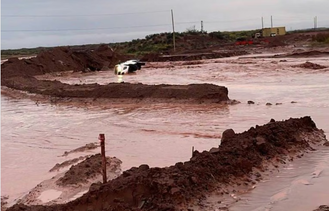 El temporal golpea a Rincón de los Sauces y Añelo: aislamiento, evacuados y daños