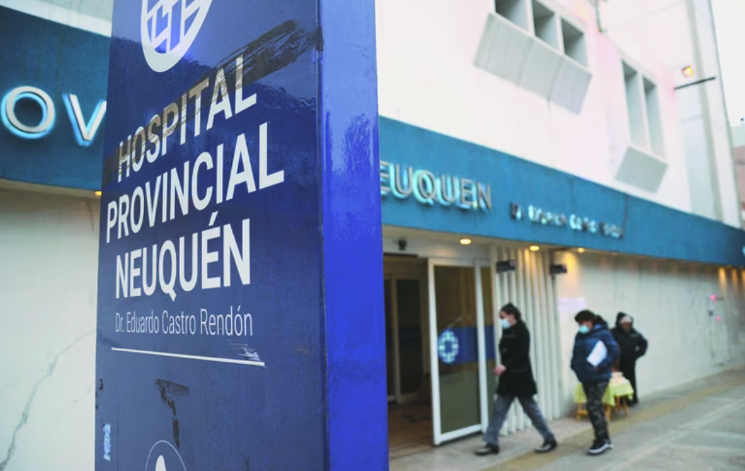 Brutal ataque con un martillo en Plaza Huincul: un hombre está en coma inducido
