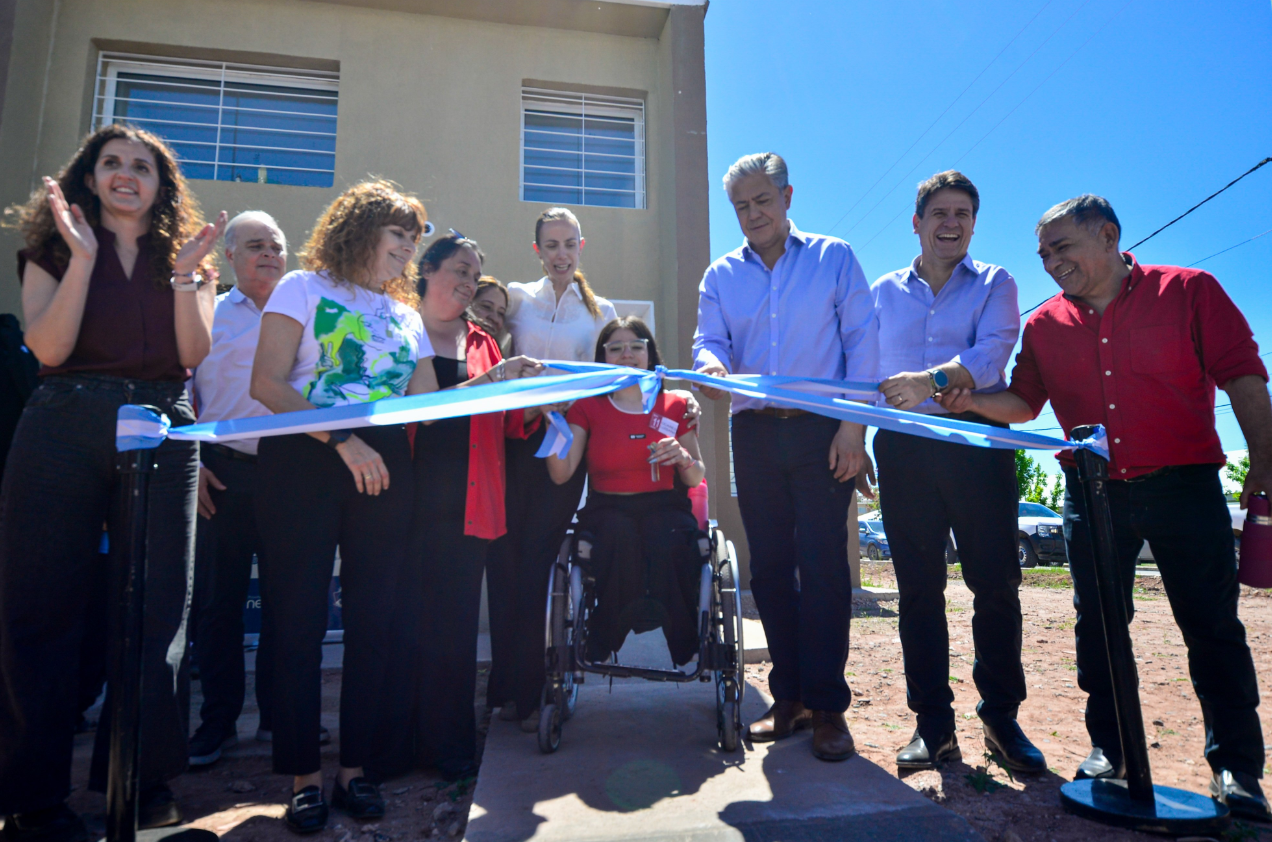 Neuquén completó la entrega de 102 viviendas en Cuenca XV y proyecta construir otras 158 Neuquén completó la entrega de 102 viviendas en Cuenca XV y proyecta construir otras 158