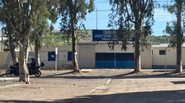 Disparos y corridas en Centenario: investigan un episodio con hombres armados en el barrio Sarmiento