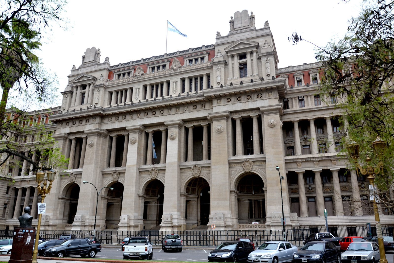 La Corte aclaró el alcance de su fallo sobre tierras y cuestionó los “discursos de odio”