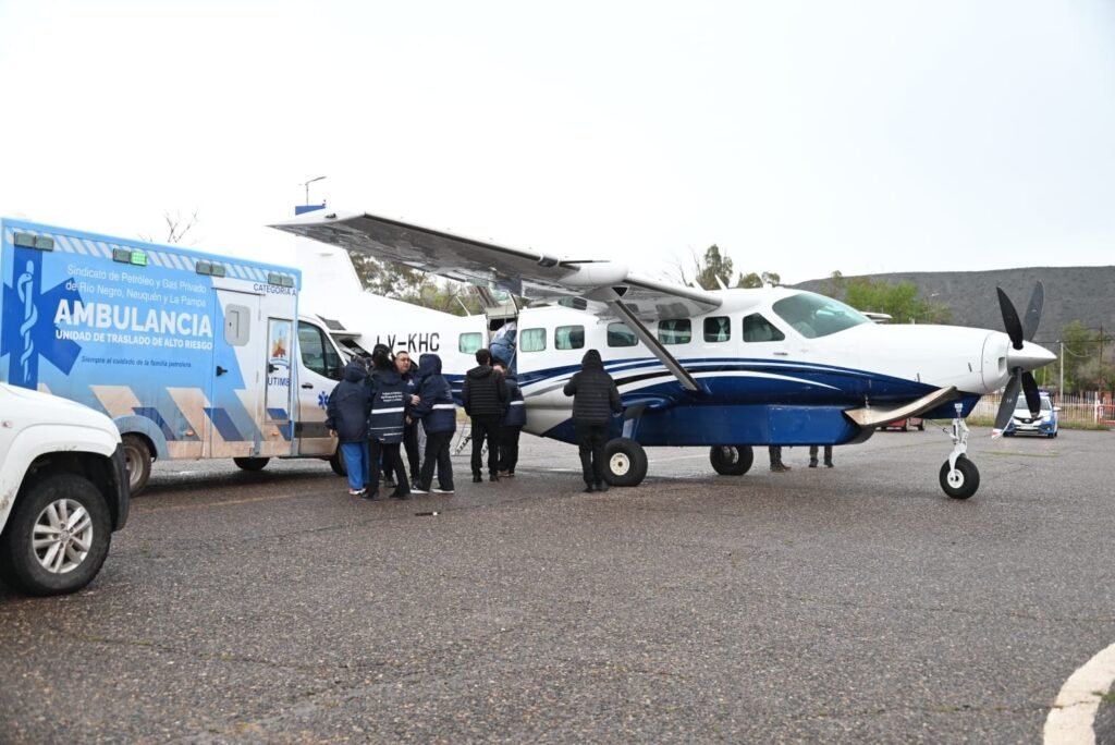 Operativo de emergencia en Rincón de los Sauces: evacuaron en helicóptero a pacientes aislados por el temporal