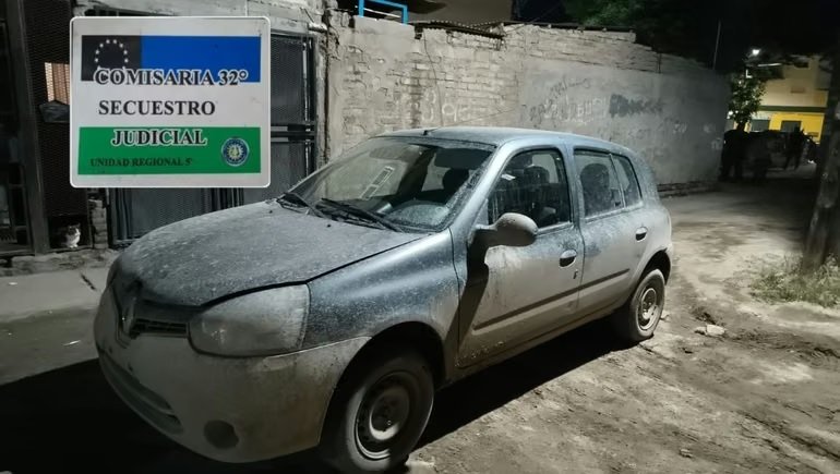 Clonación de autos en Cipolletti: hallaron un Clío robado que circulaba con chapas truchas en barrio La Paz