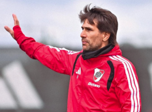 Alerta en River: dos titulares terminaron con molestias y son duda para el partido ante Estudiantes de Río Cuarto