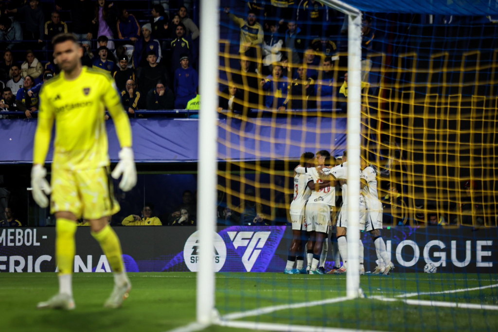 Boca perdió con Vasco en la Bombonera y quedó obligado a remontar en Brasil para llegar a la final