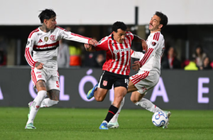 Estudiantes no pudo quebrar a Flamengo y se jugará la clasificación a la final en el Maracaná