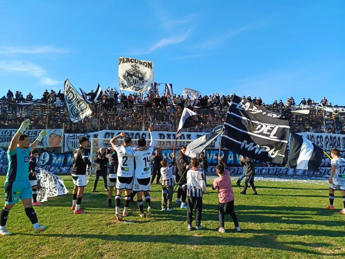Federal A: Cipolletti recibió una noticia que preocupa a sus hinchas antes de la final por el ascenso Federal A: Cipolletti recibió una noticia que preocupa a sus hinchas antes de la final por el ascenso