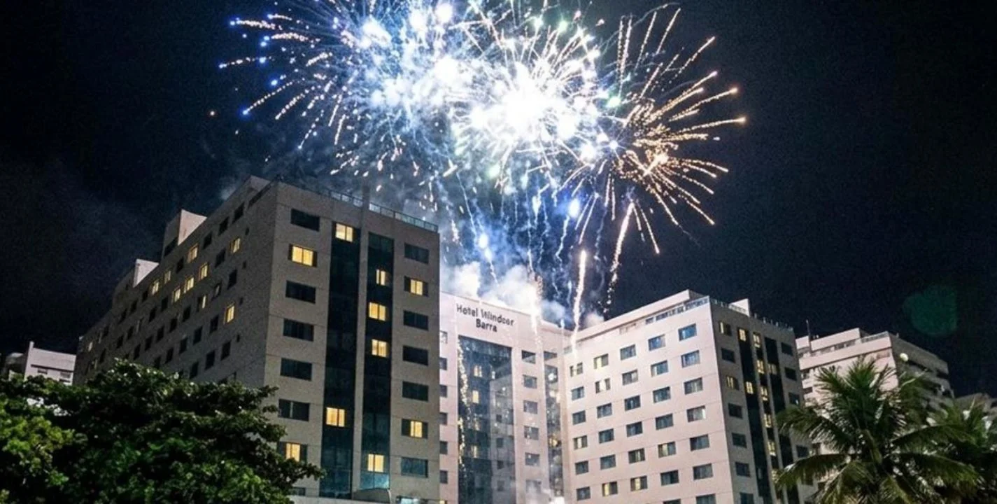 Hinchas de Vasco tiraron pirotecnia frente al hotel de Boca y alteraron la madrugada en Río de Janeiro Hinchas de Vasco tiraron pirotecnia frente al hotel de Boca y alteraron la madrugada en Río de Janeiro