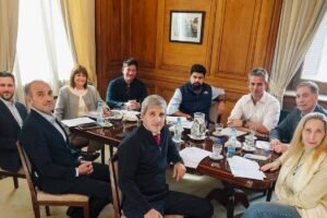 La mesa política del Gobierno se reúne para definir la reforma electoral y la agenda en Diputados