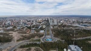 Jornada nublada, ventosa y con máxima de 20°C: así estará el clima este domingo en Neuquén