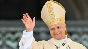 El Vaticano informó que el papa León XIV pasó una noche tranquila tras la operación pulmonar