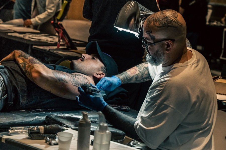 Arte en la piel y adrenalina: Neuquén recibe a más de 100 artistas en la Expo Patagonia Tattoo