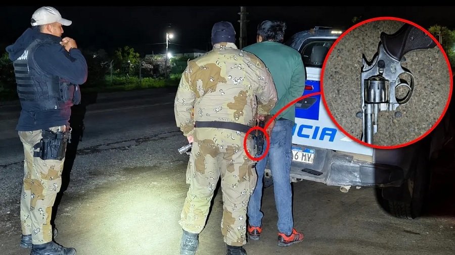 Operativo nocturno en la Ruta 250 de Río Negro: la policía detectó y detuvo a un hombre armado