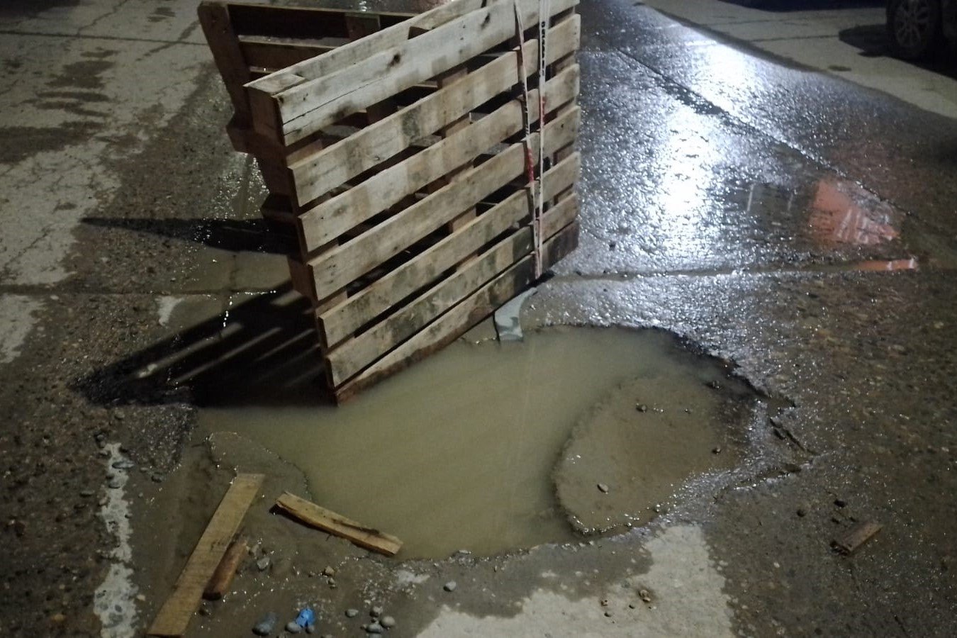 Roca labró 19 actas a ARSA por pérdidas de agua, desbordes cloacales y falta de señalización Roca labró 19 actas a ARSA por pérdidas de agua, desbordes cloacales y falta de señalización